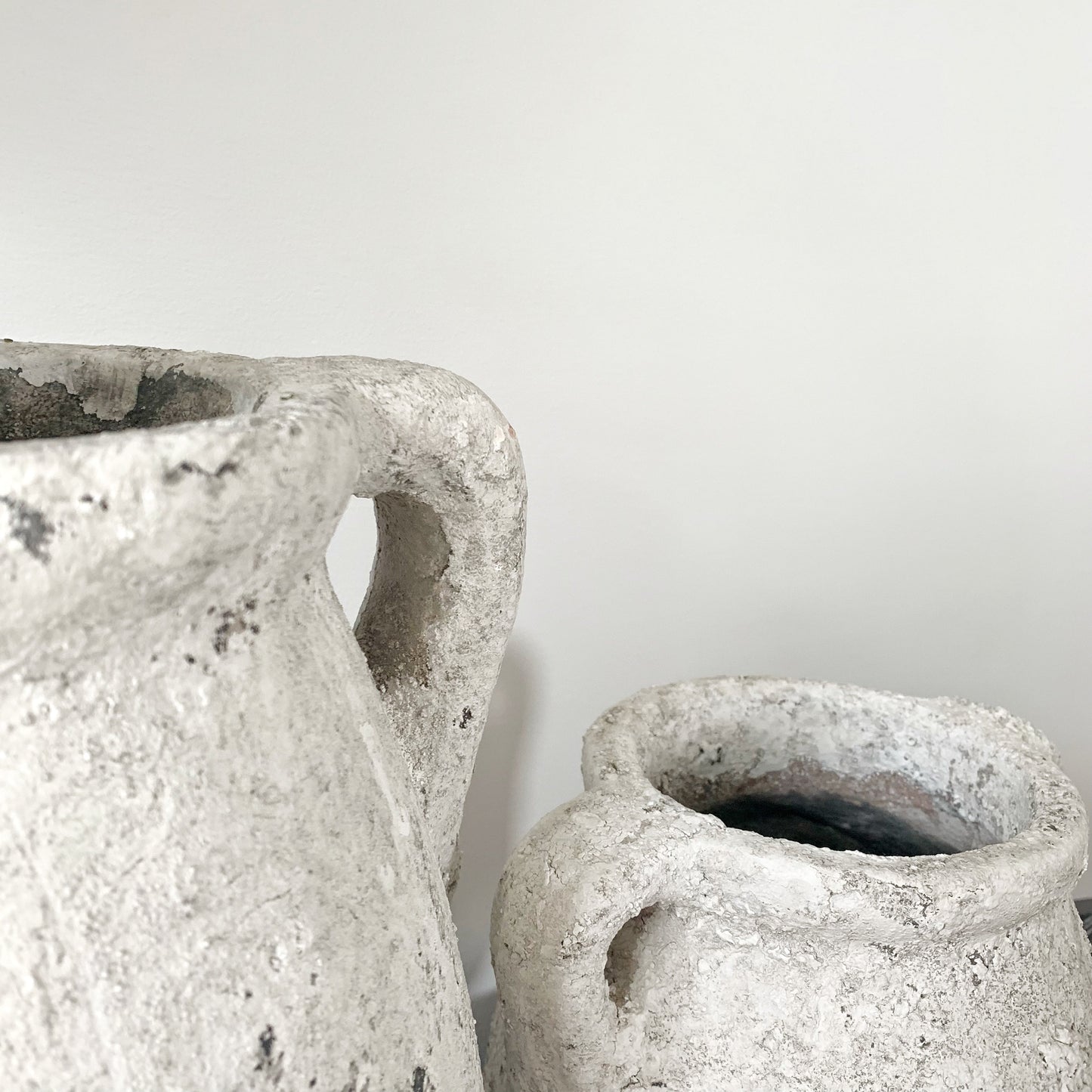 Banici Rustic Urn